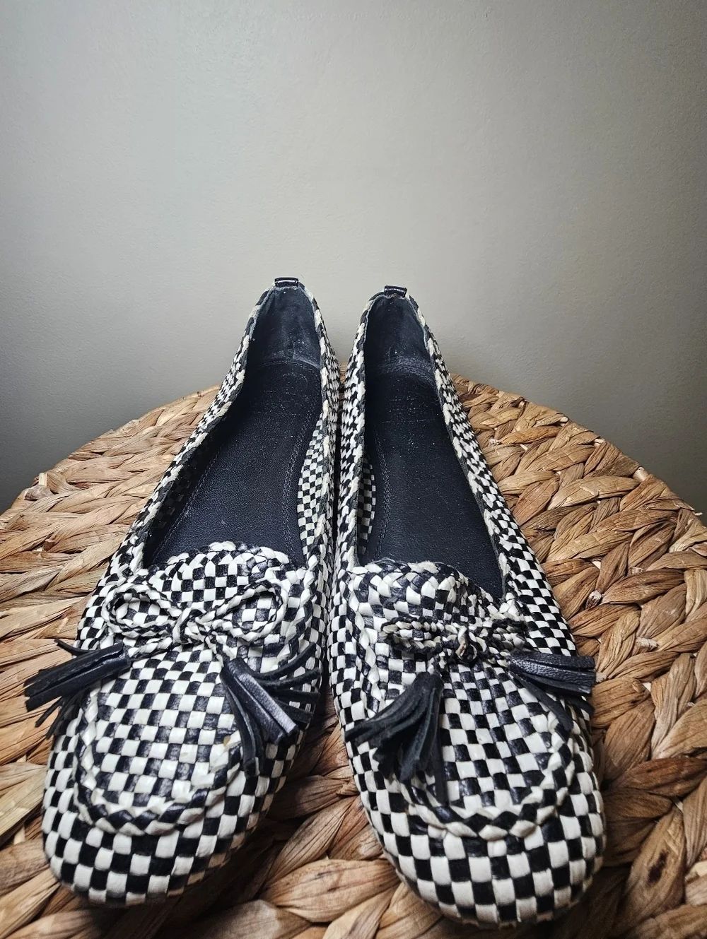 Tory Burch Woven Leather Ballet Flats 8M Black White Checkered Tassel
